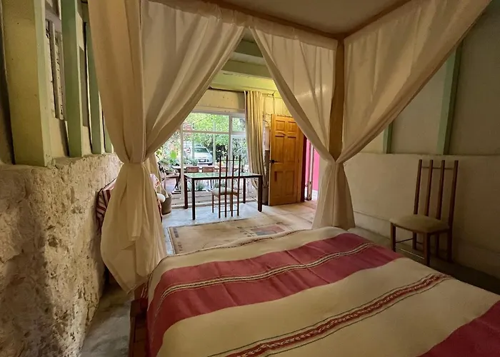 Artist's Or Couple's Casita & Holiday home